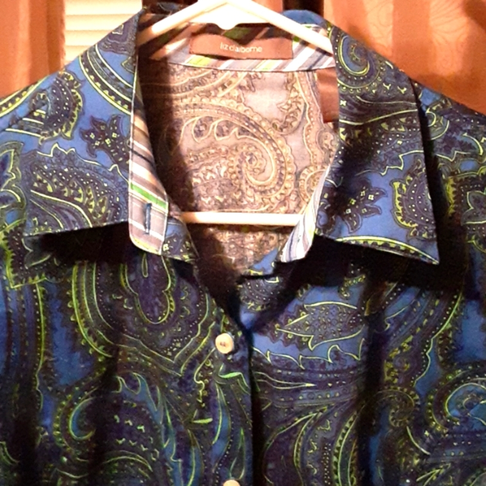 Liz Claiborne blue design button down long sleeved blouse size 4 - Picture 4 of 6